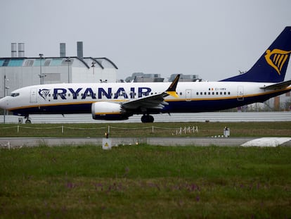 FILE PHOTO: A Ryanair Boeing 737 MAX 8-200 Aircraft prepares to take off from the Nantes Atlantique Airport in Bouguenais
